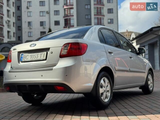 Серый Киа Рио, объемом двигателя 1.4 л и пробегом 227 тыс. км за 6850 $, фото 182 на Automoto.ua