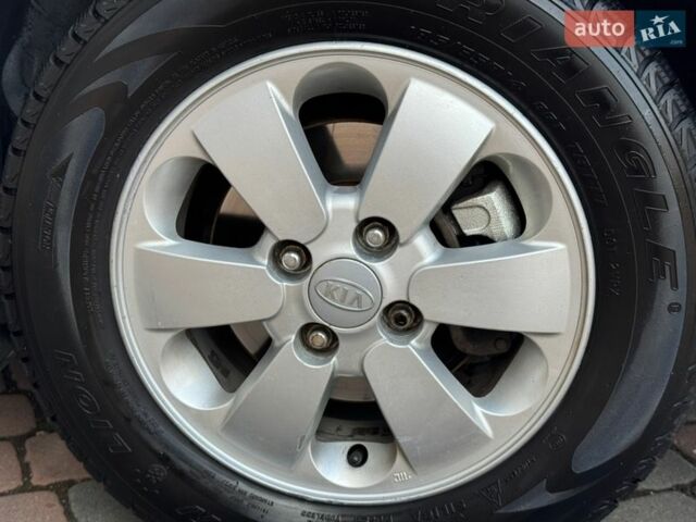 Серый Киа Рио, объемом двигателя 1.4 л и пробегом 227 тыс. км за 6850 $, фото 111 на Automoto.ua