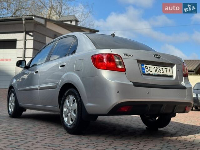 Серый Киа Рио, объемом двигателя 1.4 л и пробегом 227 тыс. км за 6850 $, фото 180 на Automoto.ua