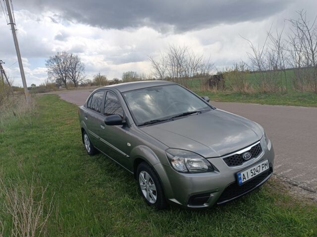 Серый Киа Рио, объемом двигателя 1.3 л и пробегом 163 тыс. км за 4400 $, фото 7 на Automoto.ua
