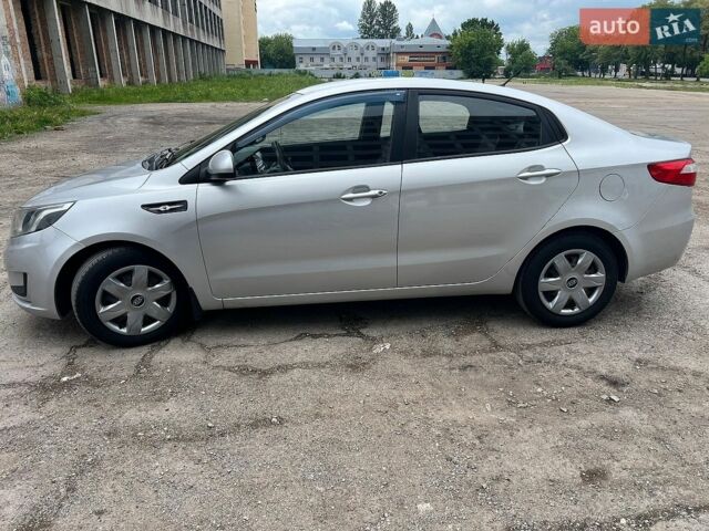 Серый Киа Рио, объемом двигателя 1.4 л и пробегом 257 тыс. км за 6800 $, фото 3 на Automoto.ua