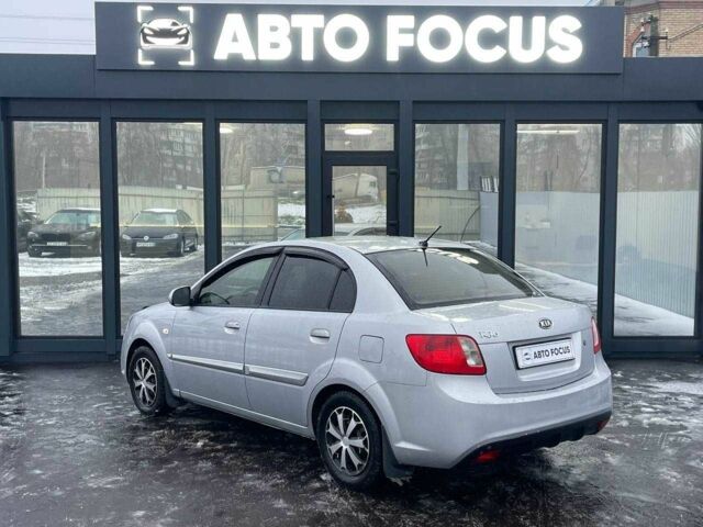 Серый Киа Рио, объемом двигателя 1.4 л и пробегом 168 тыс. км за 4590 $, фото 7 на Automoto.ua