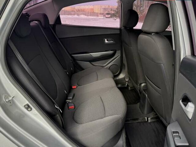 Серый Киа Рио, объемом двигателя 1.6 л и пробегом 180 тыс. км за 8950 $, фото 18 на Automoto.ua