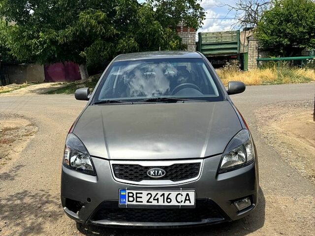 Сірий Кіа Ріо, об'ємом двигуна 1.4 л та пробігом 92 тис. км за 3700 $, фото 1 на Automoto.ua