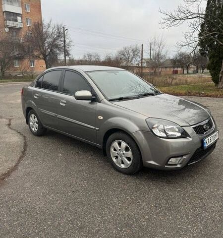 Серый Киа Рио, объемом двигателя 1.4 л и пробегом 135 тыс. км за 6999 $, фото 5 на Automoto.ua