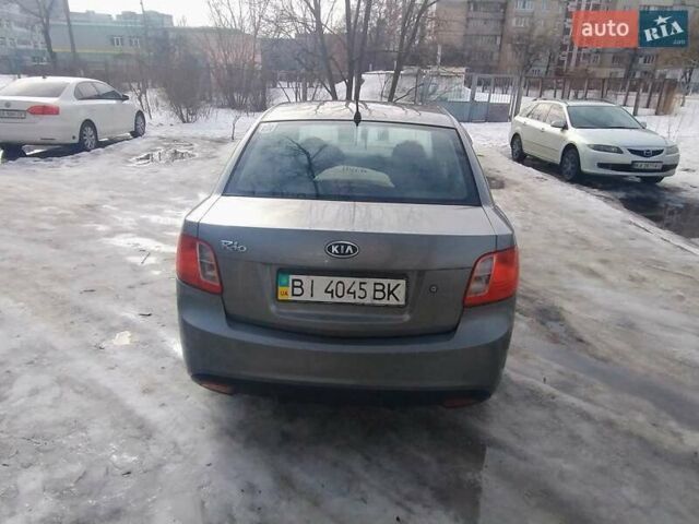 Серый Киа Рио, объемом двигателя 1.4 л и пробегом 271 тыс. км за 5000 $, фото 7 на Automoto.ua