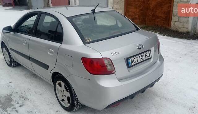 Сірий Кіа Ріо, об'ємом двигуна 1.4 л та пробігом 192 тис. км за 3900 $, фото 1 на Automoto.ua