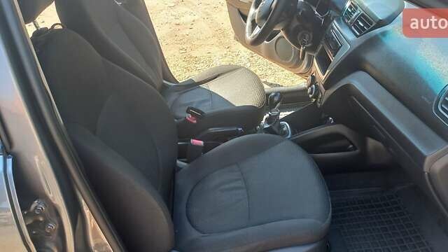 Серый Киа Рио, объемом двигателя 1.4 л и пробегом 156 тыс. км за 6600 $, фото 15 на Automoto.ua