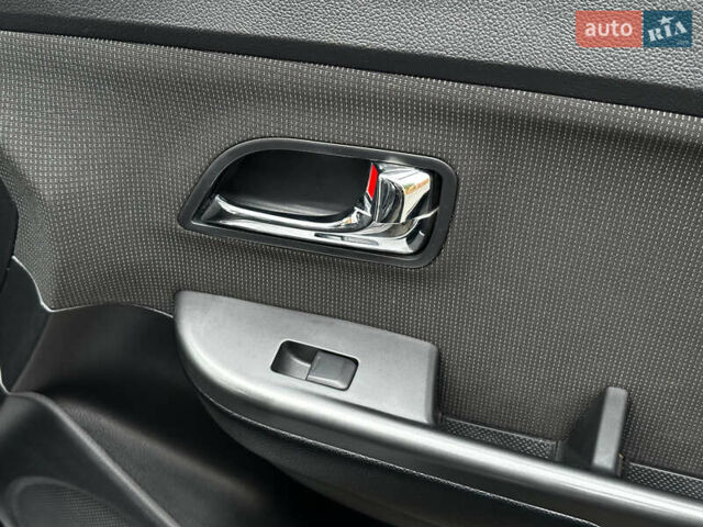 Сірий Кіа Ріо, об'ємом двигуна 1.6 л та пробігом 139 тис. км за 8500 $, фото 24 на Automoto.ua