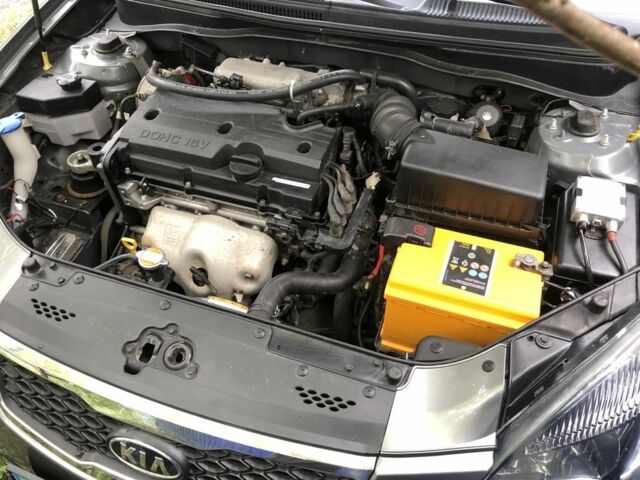 Сірий Кіа Ріо, об'ємом двигуна 1.4 л та пробігом 168 тис. км за 4998 $, фото 9 на Automoto.ua