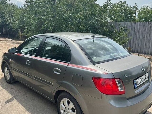 Серый Киа Рио, объемом двигателя 1.4 л и пробегом 92 тыс. км за 3700 $, фото 5 на Automoto.ua