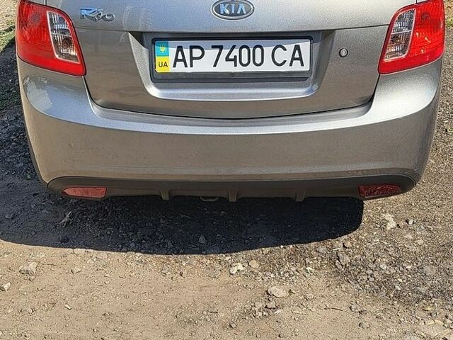 Серый Киа Рио, объемом двигателя 1.4 л и пробегом 90 тыс. км за 5000 $, фото 9 на Automoto.ua