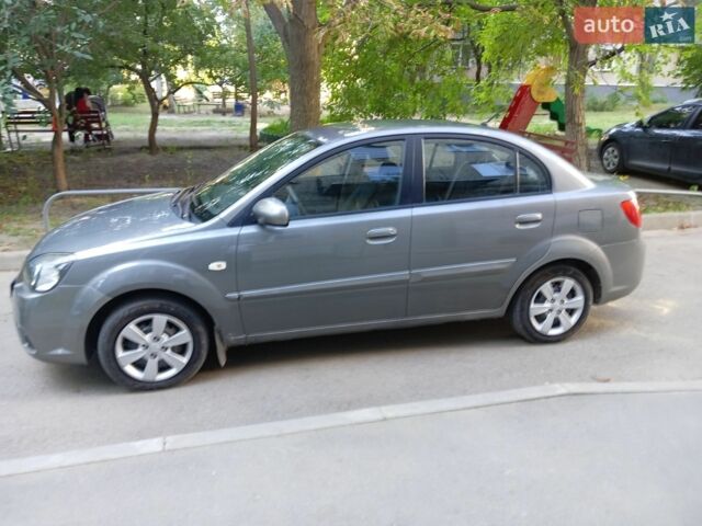 Сірий Кіа Ріо, об'ємом двигуна 1.4 л та пробігом 220 тис. км за 4800 $, фото 7 на Automoto.ua