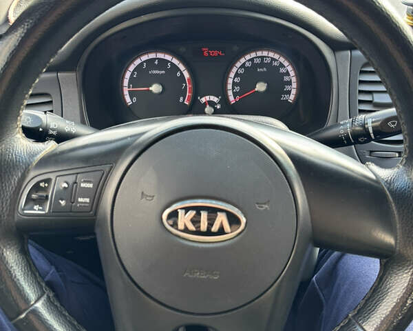 Серый Киа Рио, объемом двигателя 1.4 л и пробегом 167 тыс. км за 5800 $, фото 6 на Automoto.ua