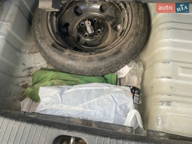 Серый Киа Рио, объемом двигателя 1.4 л и пробегом 154 тыс. км за 5300 $, фото 18 на Automoto.ua