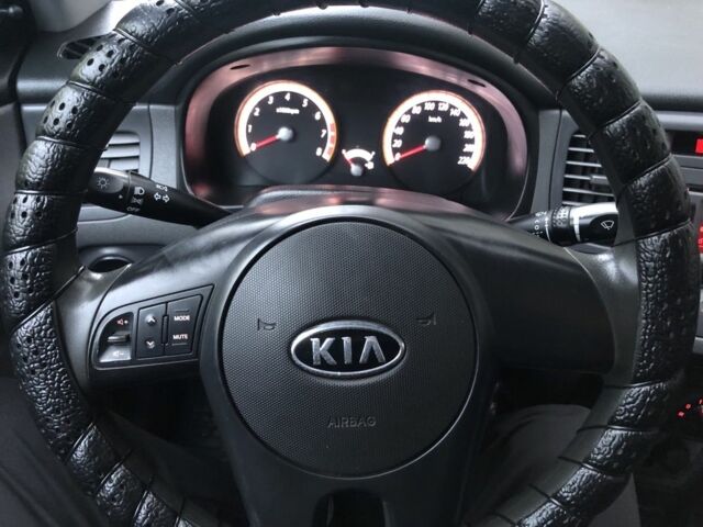 Сірий Кіа Ріо, об'ємом двигуна 1.4 л та пробігом 168 тис. км за 4998 $, фото 8 на Automoto.ua