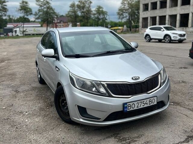 Серый Киа Рио, объемом двигателя 1.4 л и пробегом 257 тыс. км за 6800 $, фото 1 на Automoto.ua