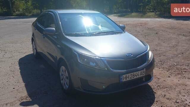 Серый Киа Рио, объемом двигателя 1.4 л и пробегом 156 тыс. км за 6600 $, фото 2 на Automoto.ua