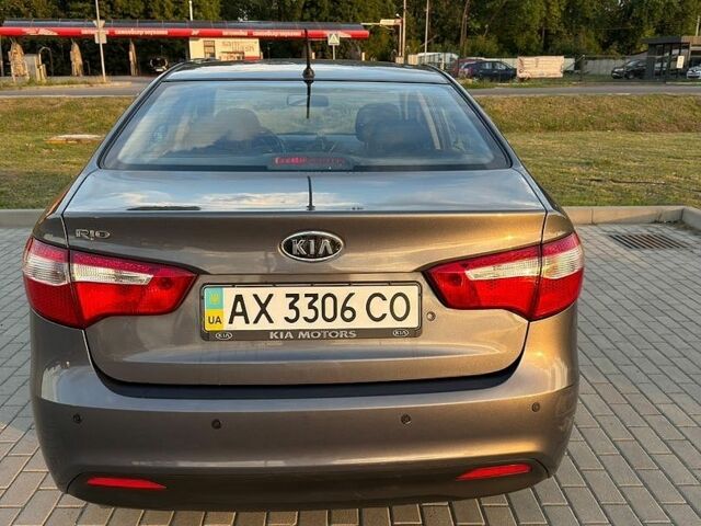 Серый Киа Рио, объемом двигателя 1.4 л и пробегом 117 тыс. км за 6600 $, фото 2 на Automoto.ua