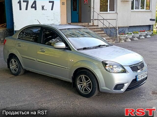 Сірий Кіа Ріо, об'ємом двигуна 1.4 л та пробігом 154 тис. км за 5500 $, фото 7 на Automoto.ua