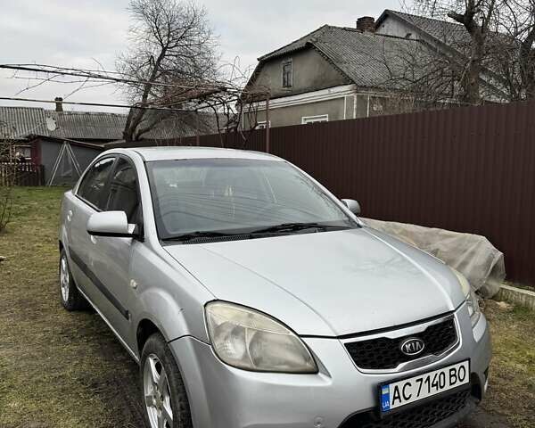 Сірий Кіа Ріо, об'ємом двигуна 1.4 л та пробігом 191 тис. км за 3400 $, фото 1 на Automoto.ua