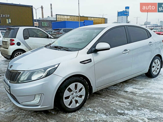 Серый Киа Рио, объемом двигателя 1.6 л и пробегом 180 тыс. км за 8000 $, фото 1 на Automoto.ua