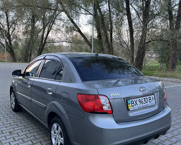Сірий Кіа Ріо, об'ємом двигуна 1.4 л та пробігом 199 тис. км за 5400 $, фото 9 на Automoto.ua