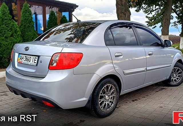 Сірий Кіа Ріо, об'ємом двигуна 1.4 л та пробігом 69 тис. км за 5699 $, фото 1 на Automoto.ua