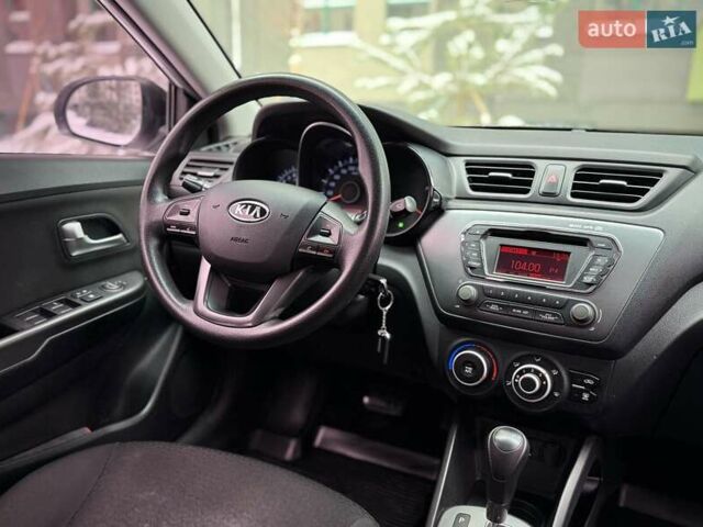 Серый Киа Рио, объемом двигателя 1.59 л и пробегом 180 тыс. км за 8950 $, фото 15 на Automoto.ua
