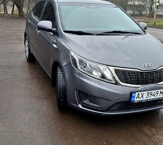 Серый Киа Рио, объемом двигателя 1.4 л и пробегом 243 тыс. км за 5700 $, фото 5 на Automoto.ua