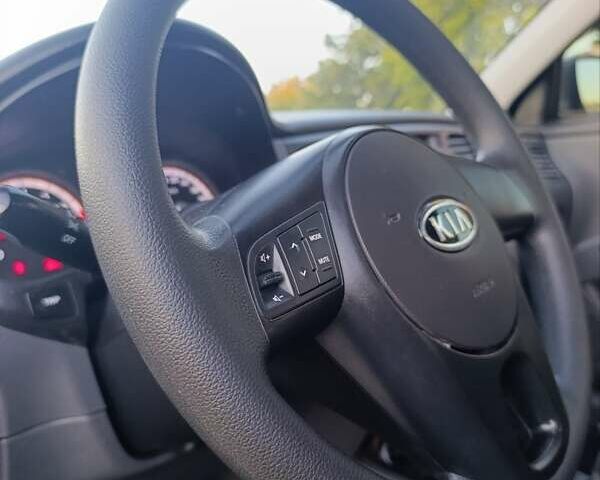 Серый Киа Рио, объемом двигателя 1.4 л и пробегом 199 тыс. км за 5900 $, фото 21 на Automoto.ua