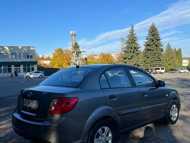 Сірий Кіа Ріо, об'ємом двигуна 1.4 л та пробігом 41 тис. км за 7099 $, фото 4 на Automoto.ua