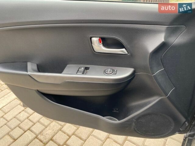 Серый Киа Рио, объемом двигателя 1.4 л и пробегом 94 тыс. км за 8100 $, фото 12 на Automoto.ua