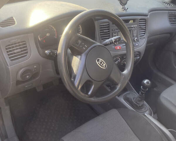 Кіа Ріо 2011 у Києві на Automoto.ua Сірий Кіа Ріо, об'ємом двигуна 1.4 л та пробігом 179 тис. км за 4500 $, фото 8 на Automoto.ua