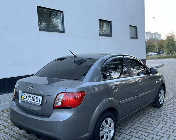 Сірий Кіа Ріо, об'ємом двигуна 1.4 л та пробігом 199 тис. км за 5400 $, фото 11 на Automoto.ua