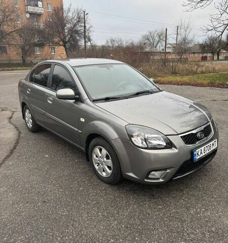 Серый Киа Рио, объемом двигателя 1.4 л и пробегом 135 тыс. км за 6999 $, фото 6 на Automoto.ua