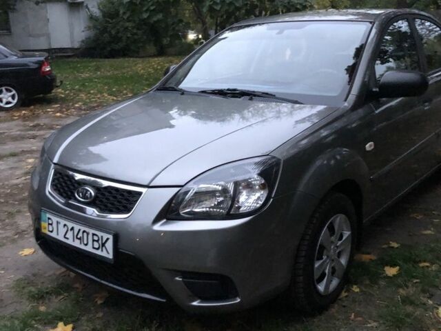 Сірий Кіа Ріо, об'ємом двигуна 1.4 л та пробігом 168 тис. км за 4998 $, фото 4 на Automoto.ua