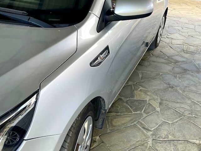 Серый Киа Рио, объемом двигателя 1.6 л и пробегом 140 тыс. км за 7900 $, фото 1 на Automoto.ua
