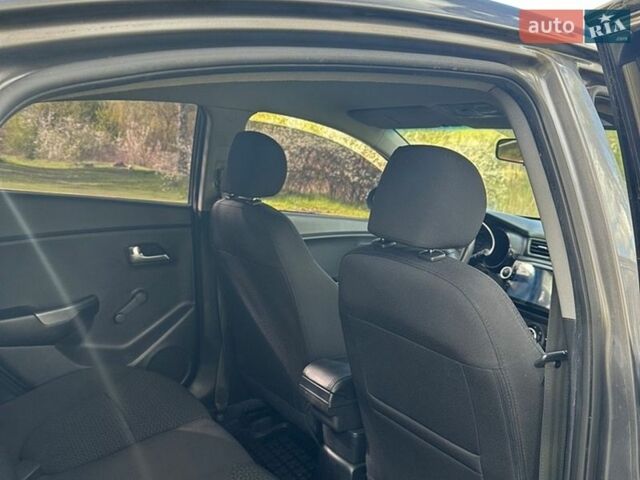 Серый Киа Рио, объемом двигателя 1.4 л и пробегом 155 тыс. км за 6700 $, фото 15 на Automoto.ua