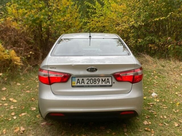 Серый Киа Рио, объемом двигателя 1.4 л и пробегом 224 тыс. км за 5400 $, фото 2 на Automoto.ua