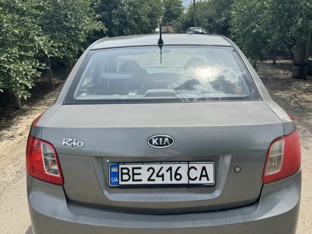 Сірий Кіа Ріо, об'ємом двигуна 1.4 л та пробігом 92 тис. км за 3700 $, фото 4 на Automoto.ua