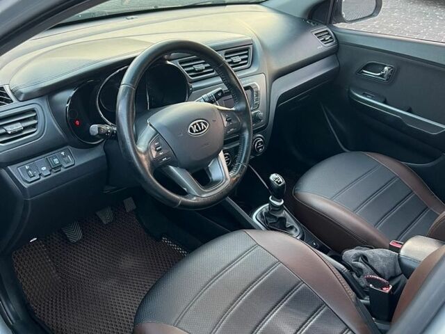 Сірий Кіа Ріо, об'ємом двигуна 1.6 л та пробігом 217 тис. км за 6200 $, фото 7 на Automoto.ua