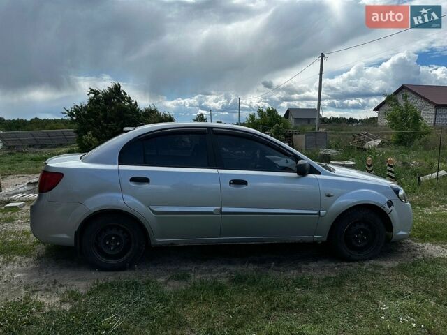 Сірий Кіа Ріо, об'ємом двигуна 1.4 л та пробігом 244 тис. км за 3000 $, фото 4 на Automoto.ua