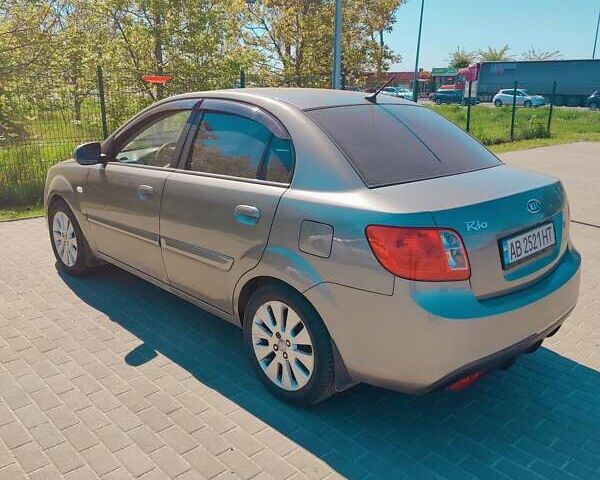 Сірий Кіа Ріо, об'ємом двигуна 0 л та пробігом 125 тис. км за 6199 $, фото 6 на Automoto.ua