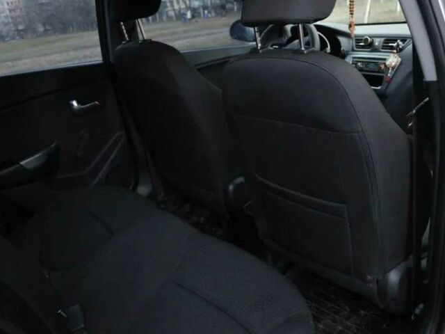 Серый Киа Рио, объемом двигателя 1.4 л и пробегом 141 тыс. км за 8500 $, фото 18 на Automoto.ua