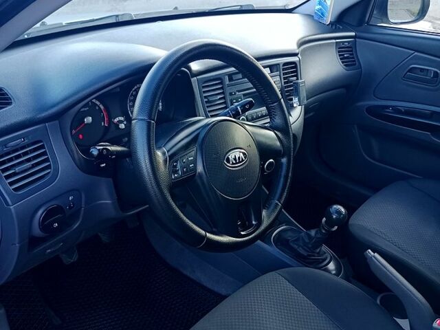 Сірий Кіа Ріо, об'ємом двигуна 1.4 л та пробігом 180 тис. км за 4699 $, фото 6 на Automoto.ua