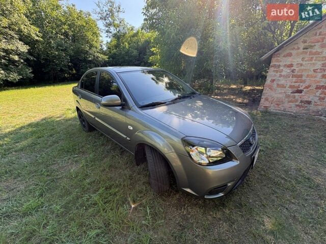Сірий Кіа Ріо, об'ємом двигуна 1.4 л та пробігом 167 тис. км за 5500 $, фото 20 на Automoto.ua