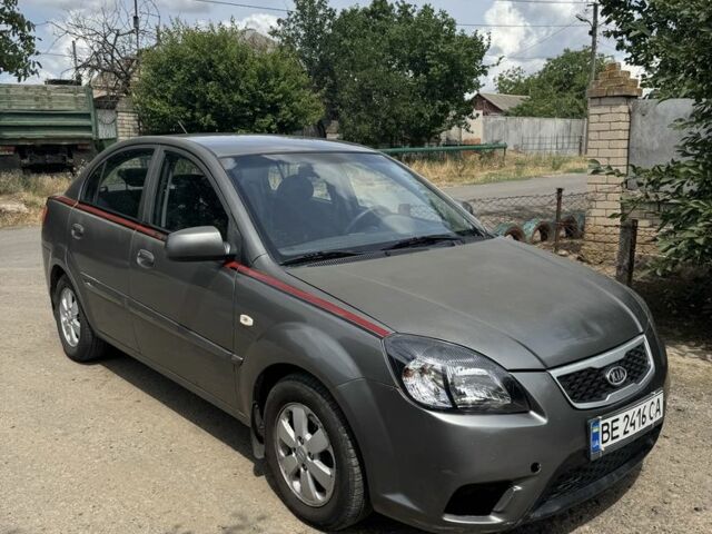 Сірий Кіа Ріо, об'ємом двигуна 1.4 л та пробігом 92 тис. км за 3700 $, фото 2 на Automoto.ua