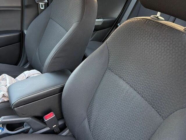 Серый Киа Рио, объемом двигателя 1.4 л и пробегом 117 тыс. км за 6600 $, фото 26 на Automoto.ua