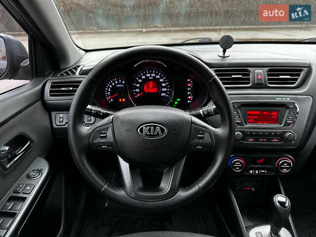 Сірий Кіа Ріо, об'ємом двигуна 1.6 л та пробігом 139 тис. км за 8500 $, фото 19 на Automoto.ua